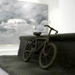Exposición / Bronce, papel y lienzo